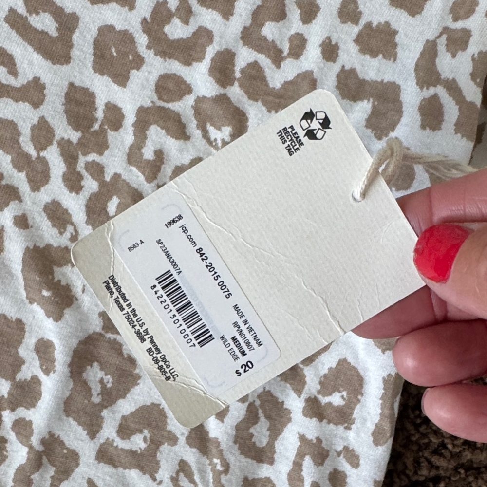 a.n.a Women's Beige Leopard Print V-Neck Tee - Picture 4 of 7